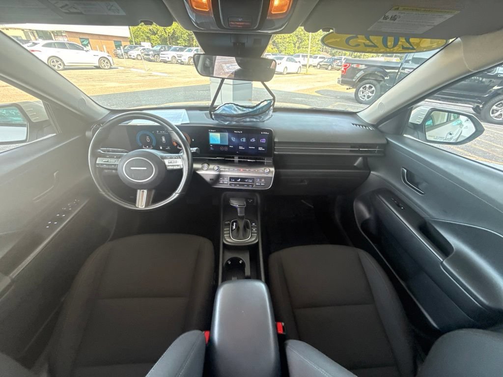 Used 2025 Hyundai Kona SEL FWD image 18
