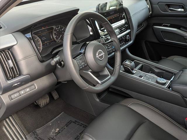 Used 2025 Nissan Pathfinder SL w/ SL Premium Package AWD/4WD image 10