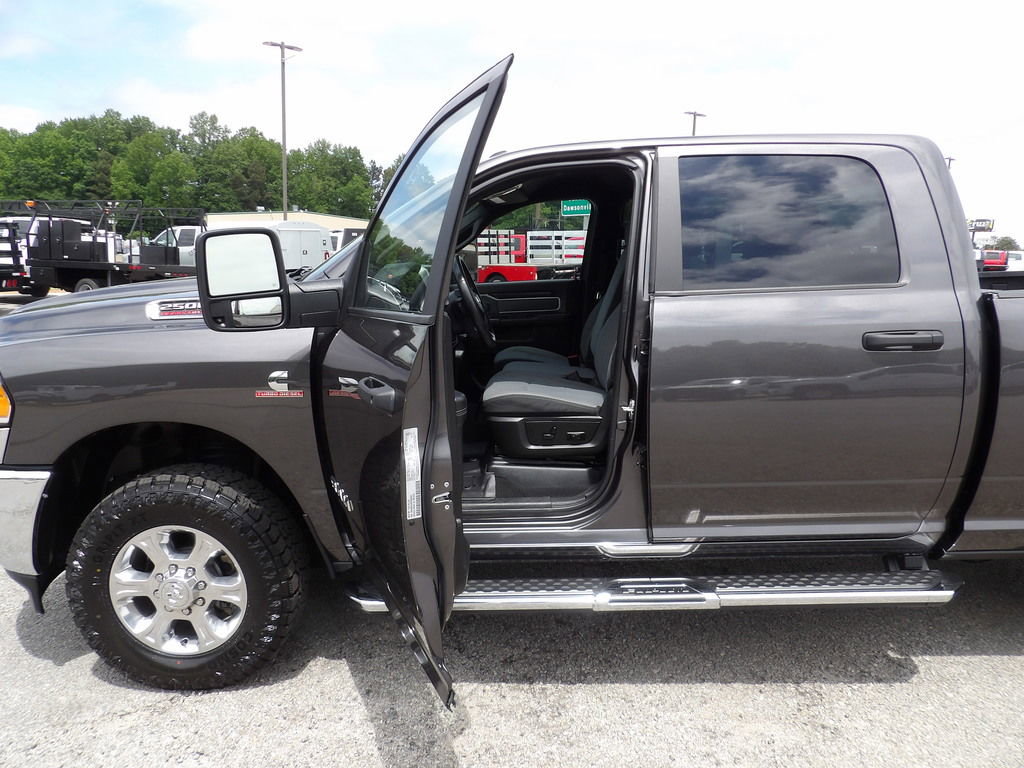 Used 2023 RAM 2500 Big Horn w/ Level 1 Equipment Group AWD/4WD image 13