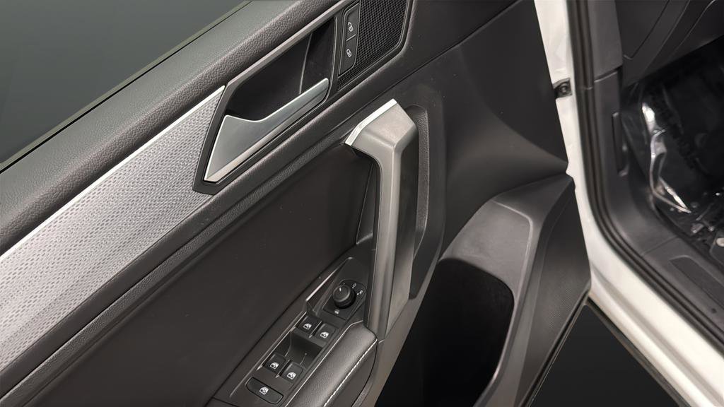 Used 2024 Volkswagen Tiguan S image 29