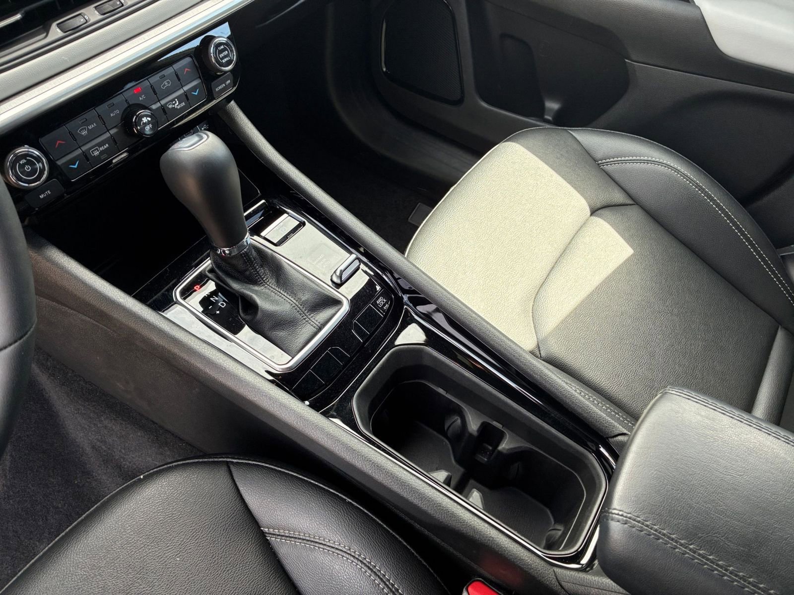 Used 2025 Jeep Compass Limited image 42