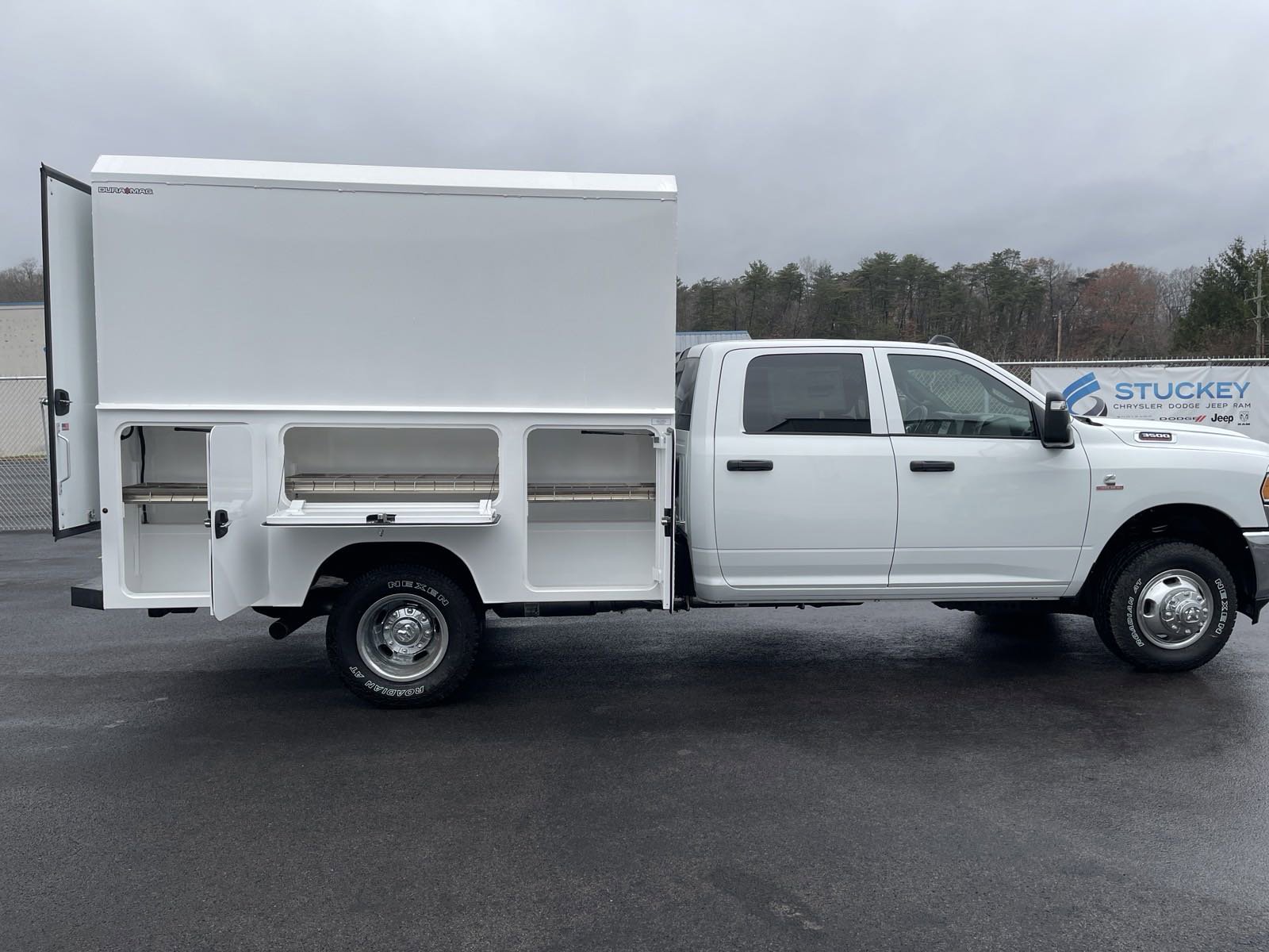 New 2024 RAM 3500 Tradesman w/ Chrome Appearance Group image 33