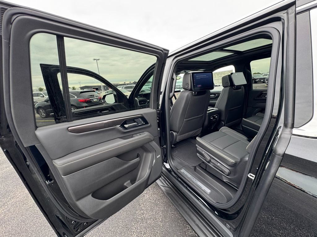 New 2026 GMC Yukon XL Elevation w/ Elevation Premium Package AWD/4WD image 23
