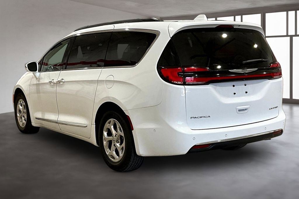 Used 2022 Chrysler Pacifica Limited FWD image 13
