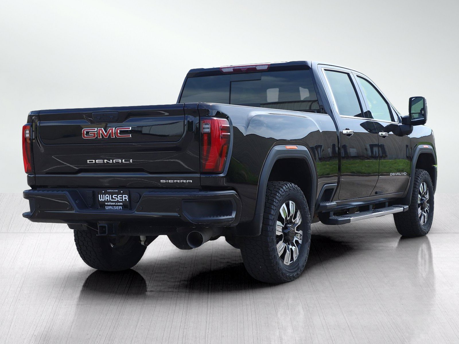 Used 2025 GMC Sierra 2500 Denali AWD/4WD image 5