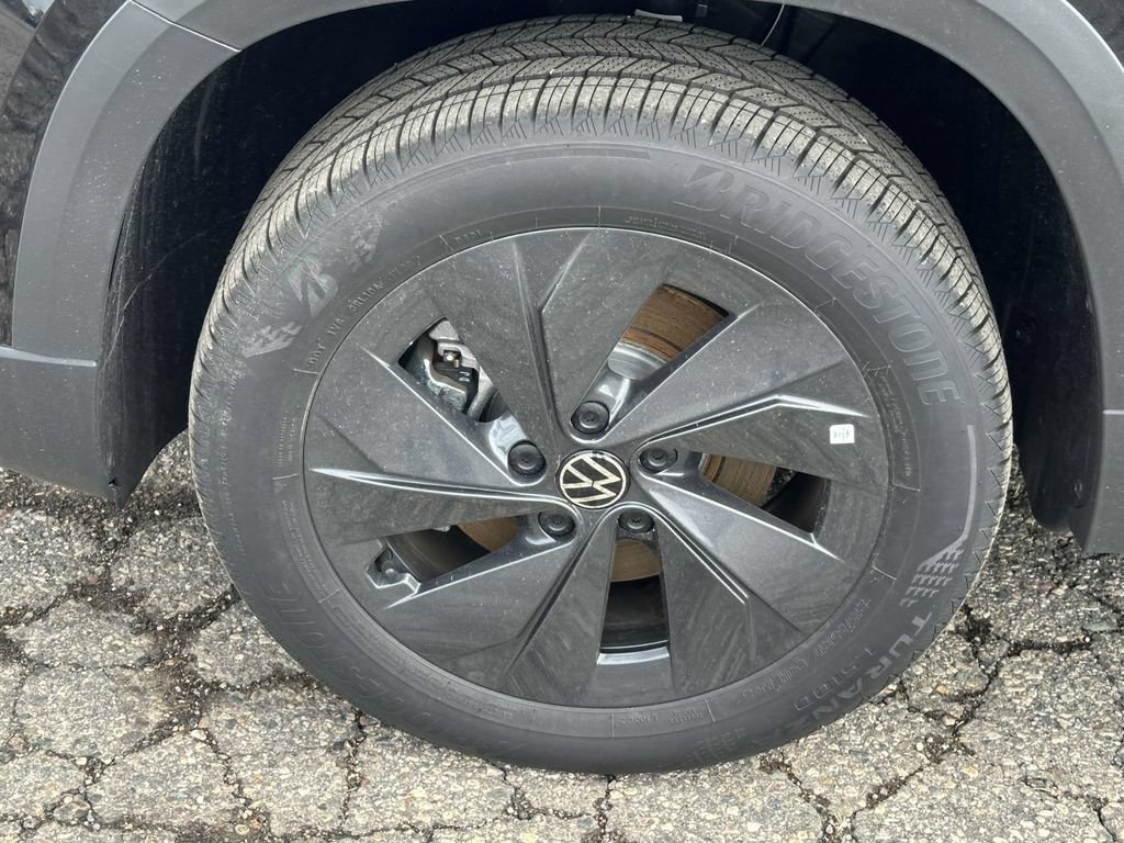 New 2025 Volkswagen Taos S FWD image 7