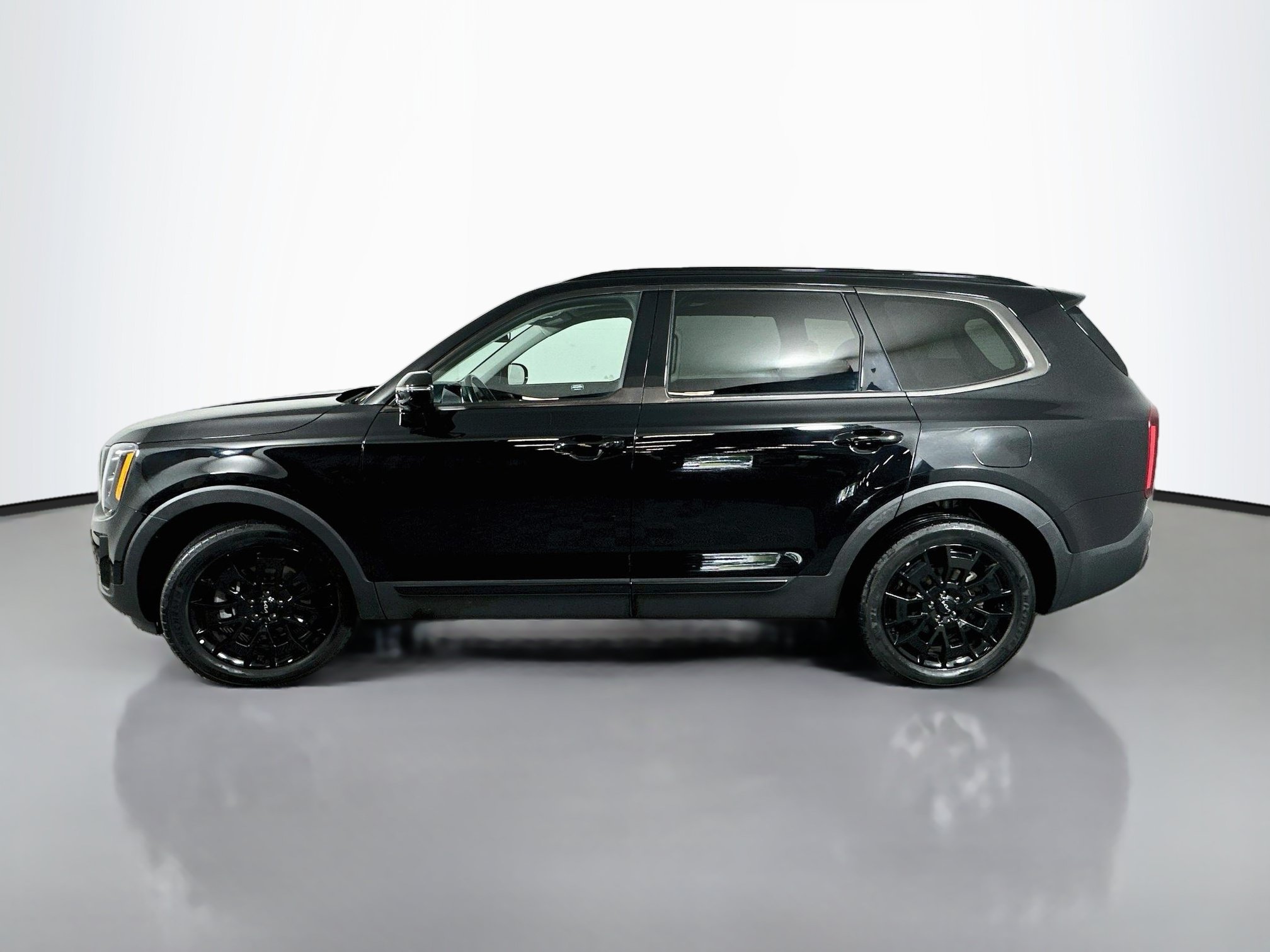 Certified 2022 Kia Telluride SX w/ SX Prestige Package AWD/4WD image 4