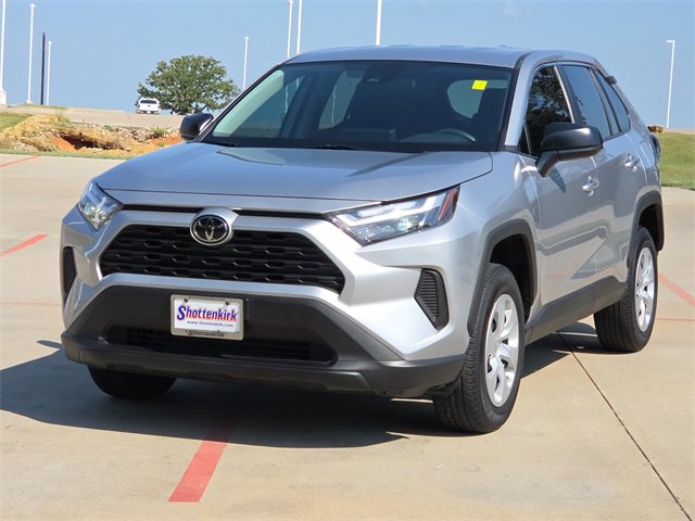 Used 2024 Toyota RAV4 LE image 3