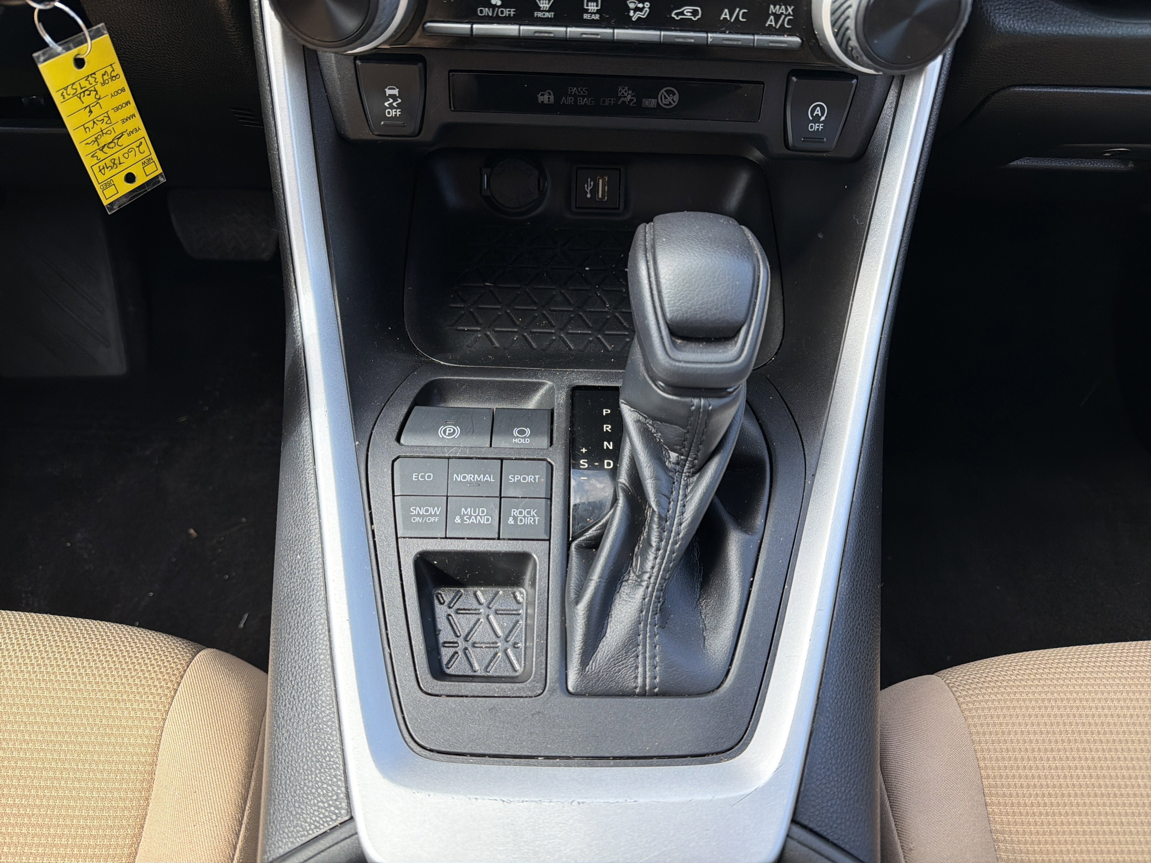 Used 2023 Toyota RAV4 LE image 17