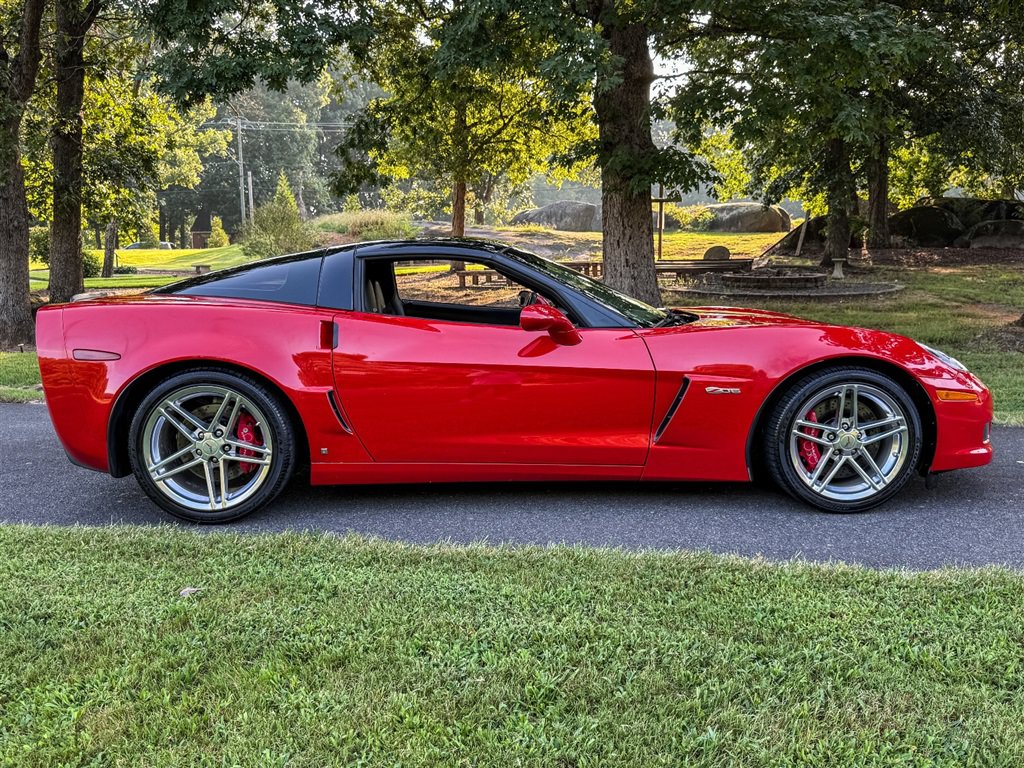 Used 2007 Chevrolet Corvette Z06 w/ Preferred Equipment Group RWD image 34