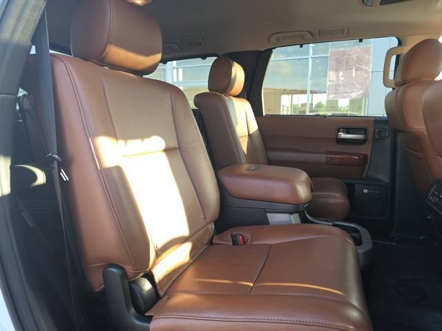 Used 2020 Toyota Sequoia Platinum AWD/4WD image 35