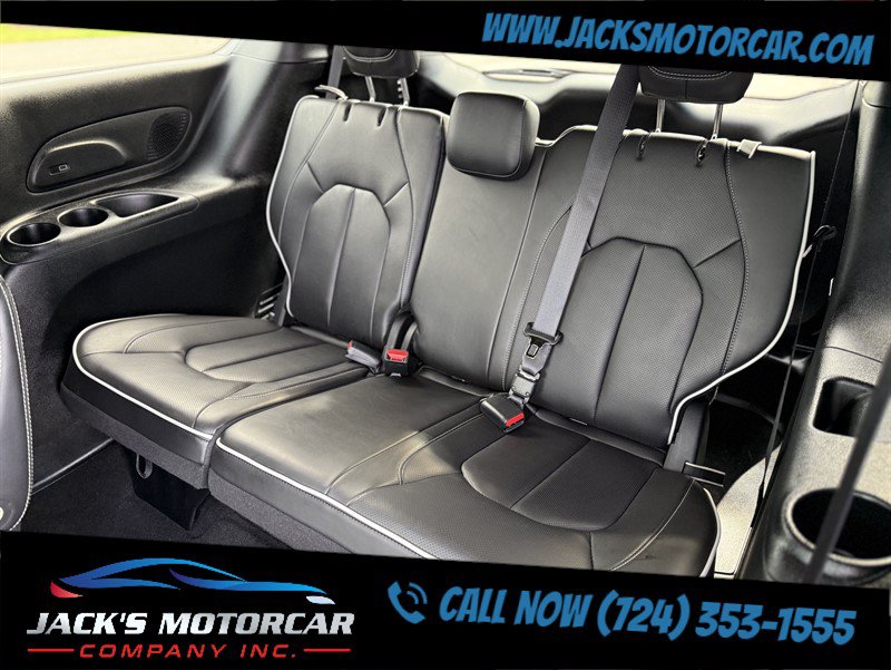 Used 2026 Chrysler Pacifica Limited FWD image 26