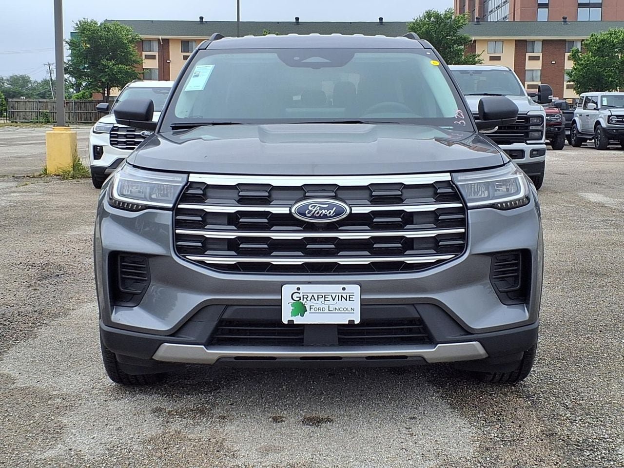 New 2026 Ford Explorer Active RWD image 2