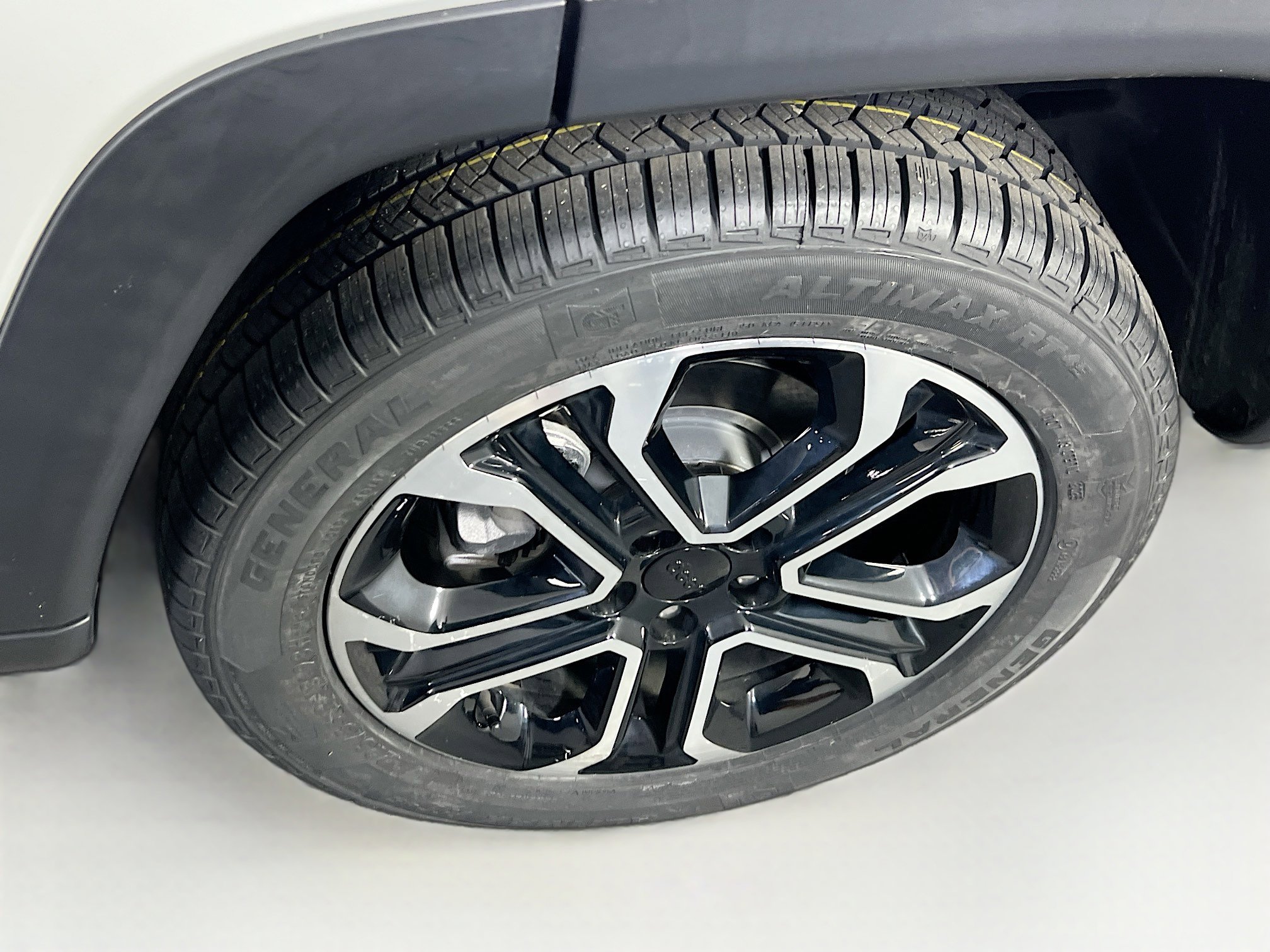 Used 2022 Jeep Compass Limited image 27