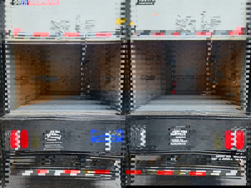 Used 2016 Ford F550 2WD Regular Cab Super Duty image 23