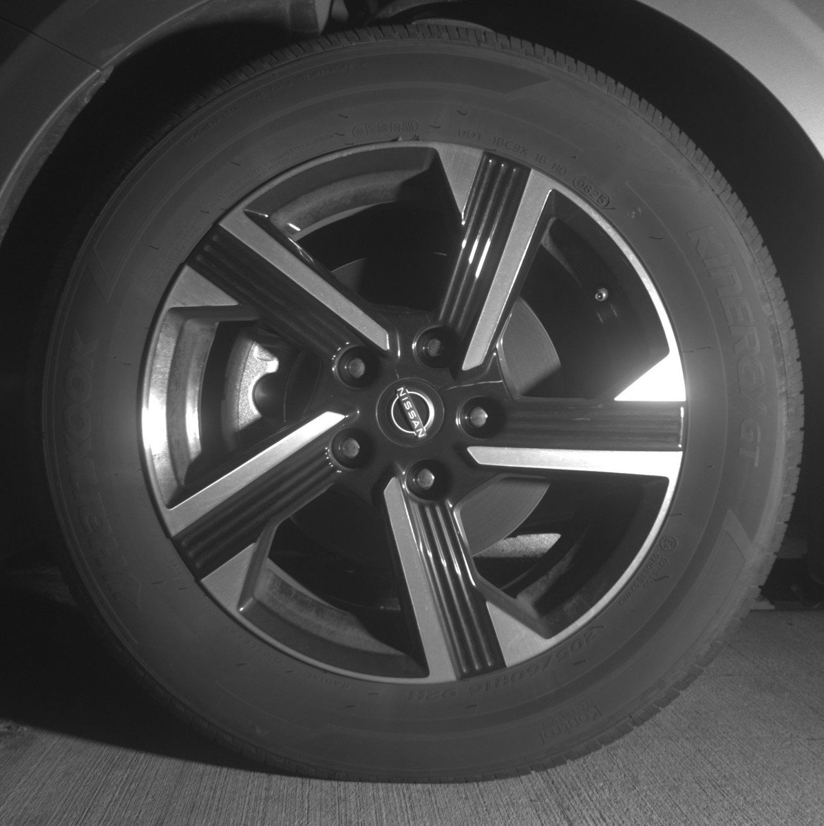 Used 2025 Nissan Sentra SV FWD image 12