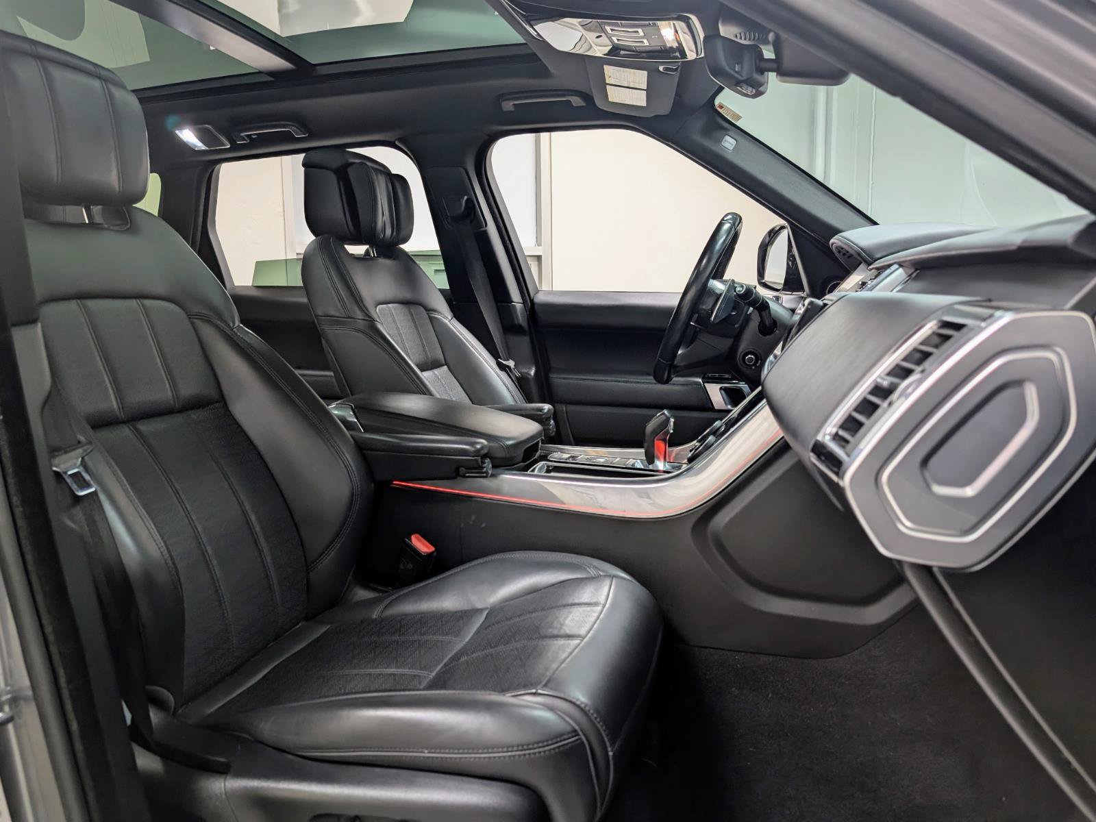 Used 2019 Land Rover Range Rover Sport HSE Dynamic AWD/4WD image 25