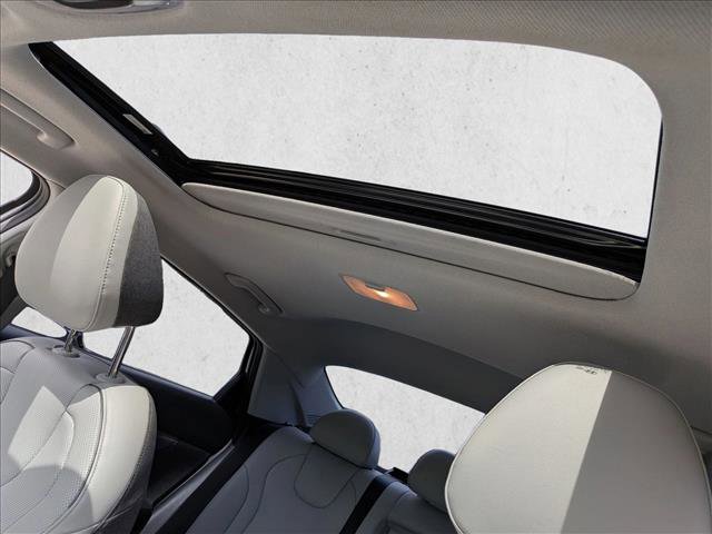 Used 2021 Hyundai Elantra Limited image 15