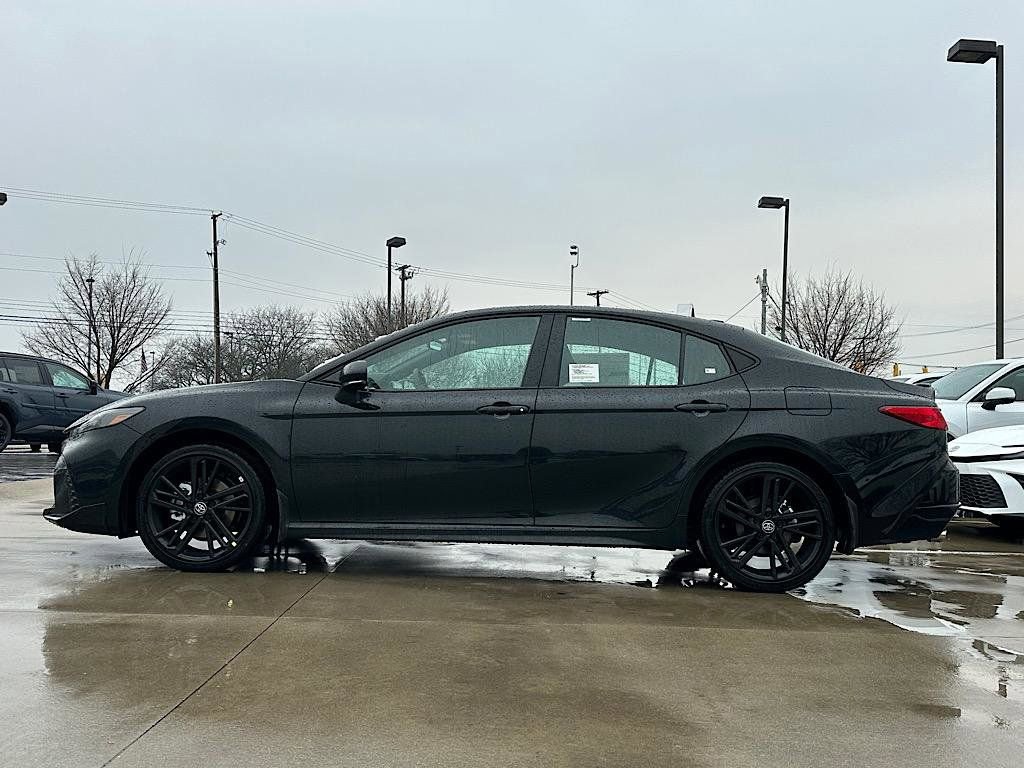 New 2026 Toyota Camry Hybrid image 2