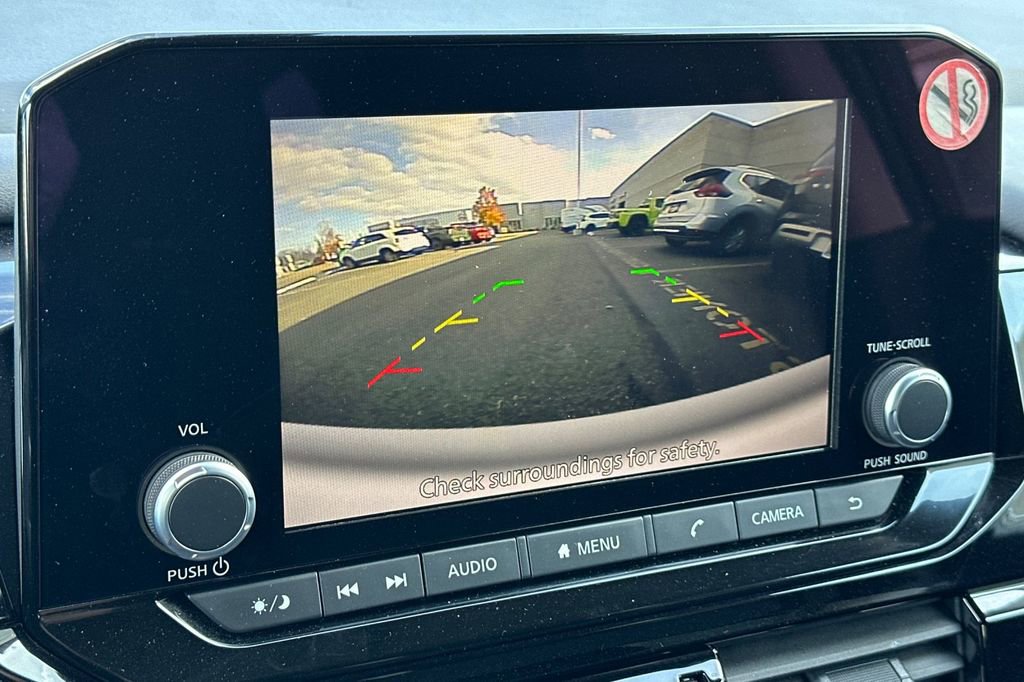 Used 2024 Nissan Pathfinder SV AWD/4WD image 20