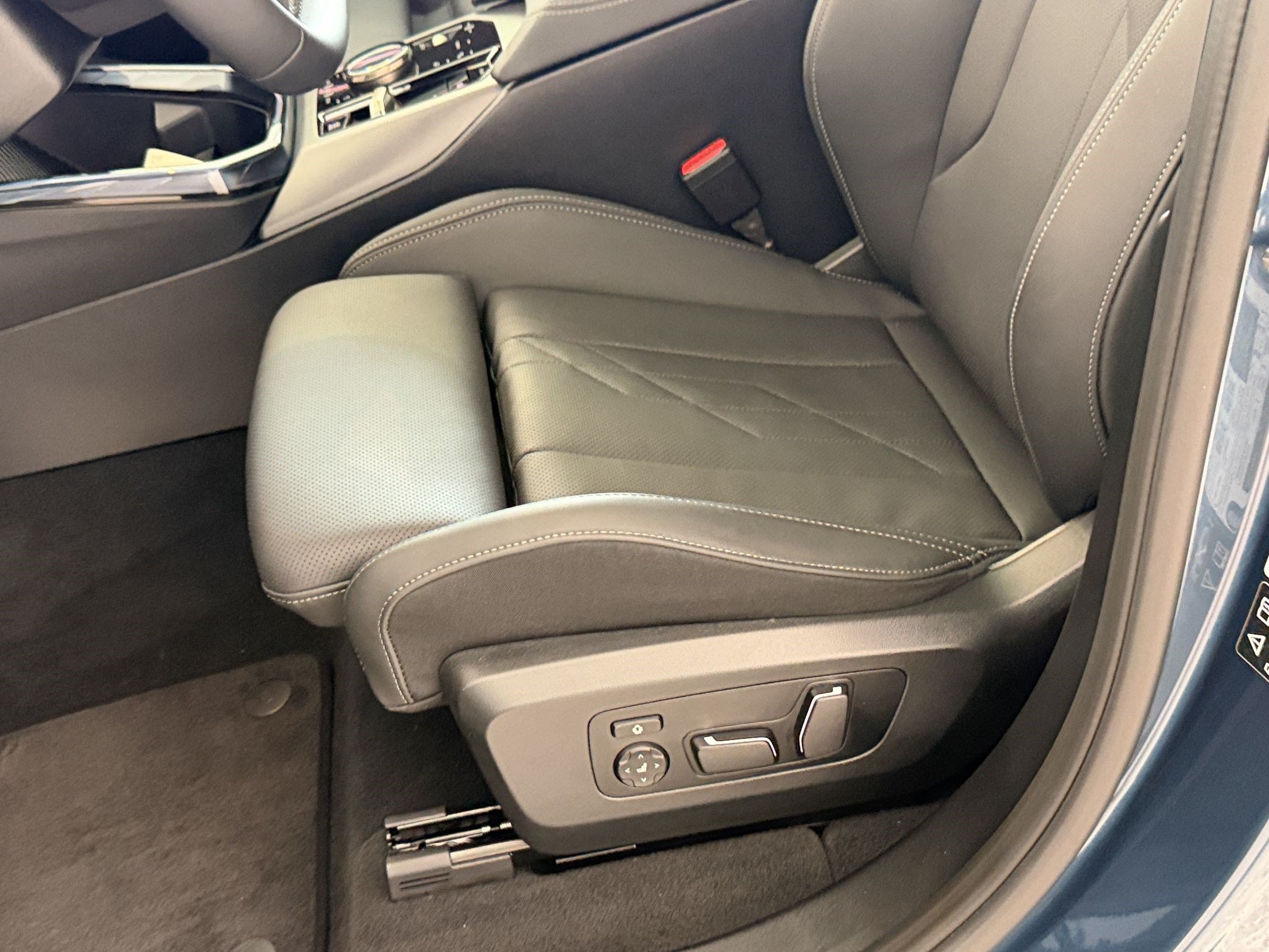 Certified 2025 BMW X3 xDrive30i w/ Premium Package AWD/4WD image 15