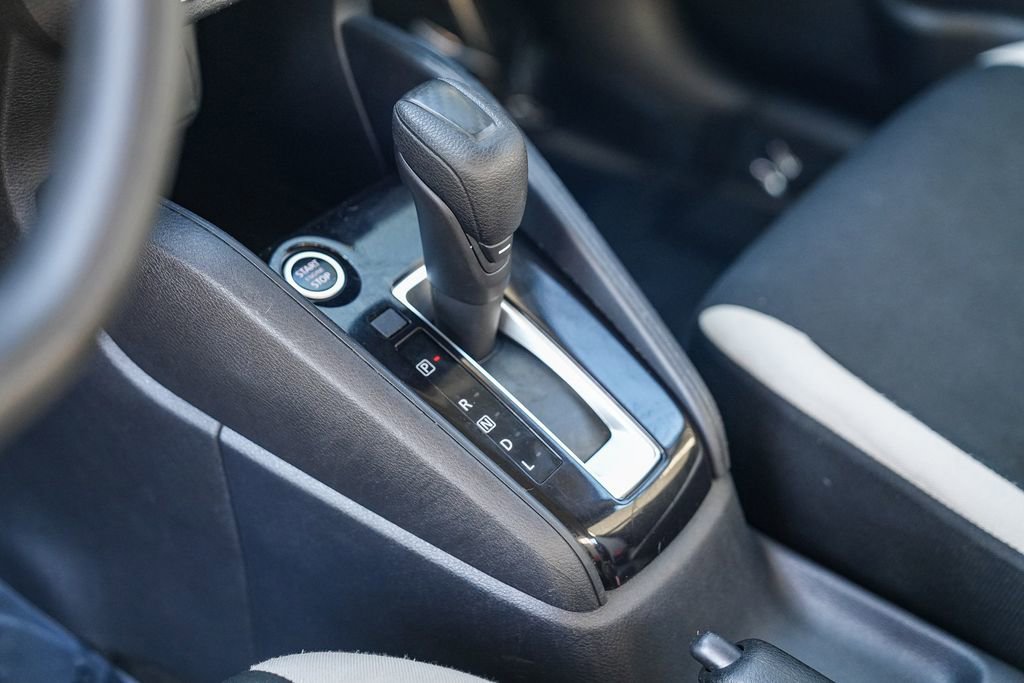 Used 2022 Nissan Versa SV image 21