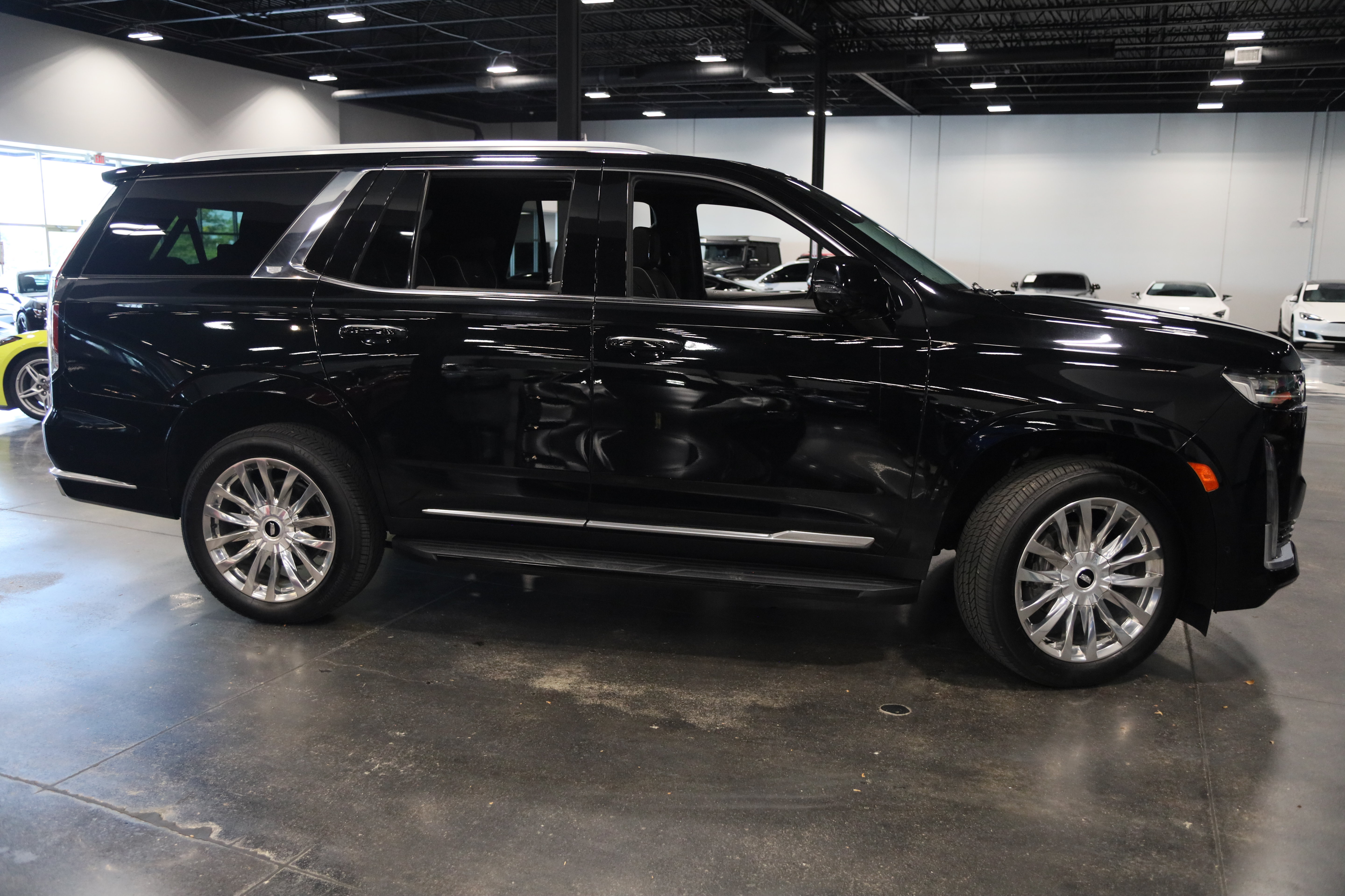 Used 2021 Cadillac Escalade Premium Luxury w/ Driver Assist Tech Package AWD/4WD image 9