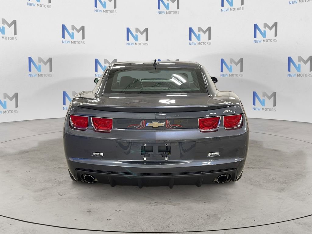 Used 2010 Chevrolet Camaro SS RWD image 4
