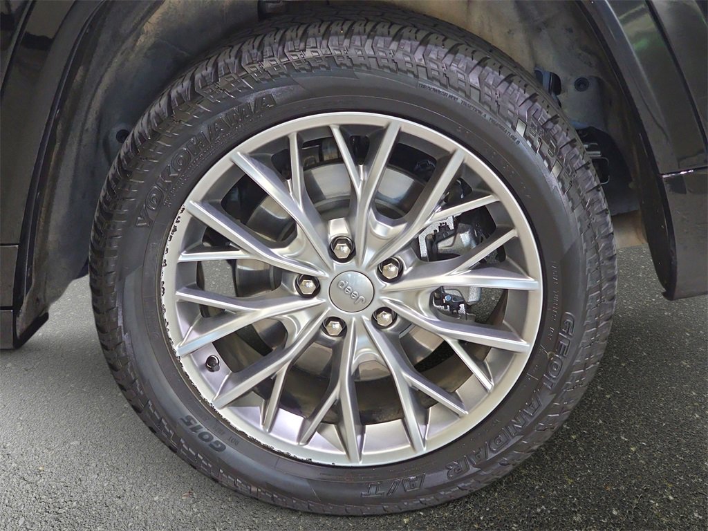 Used 2023 Jeep Grand Cherokee L Summit w/ Advanced Protech Group IV image 36