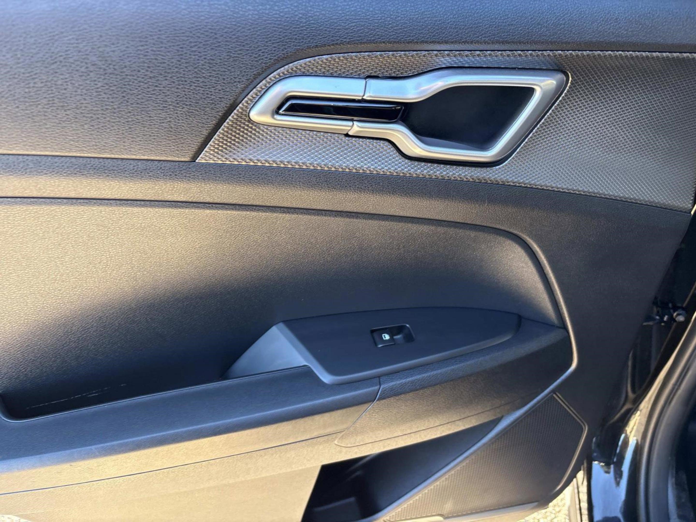 Used 2024 Kia Sportage LX image 18