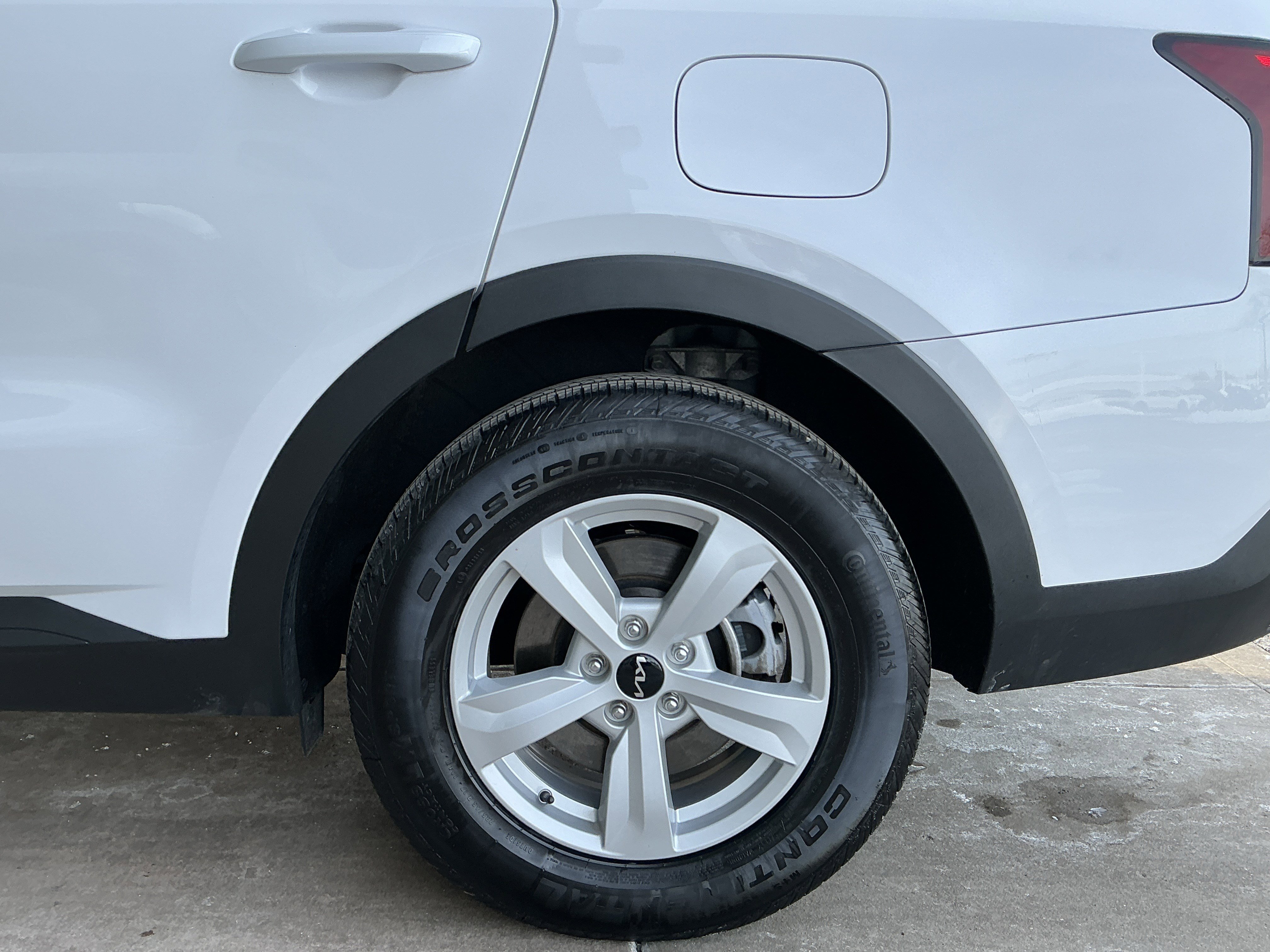 Used 2024 Kia Sorento LX image 23