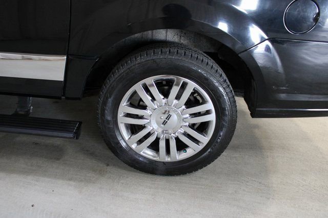 Used 2008 Lincoln Navigator L 4WD image 9
