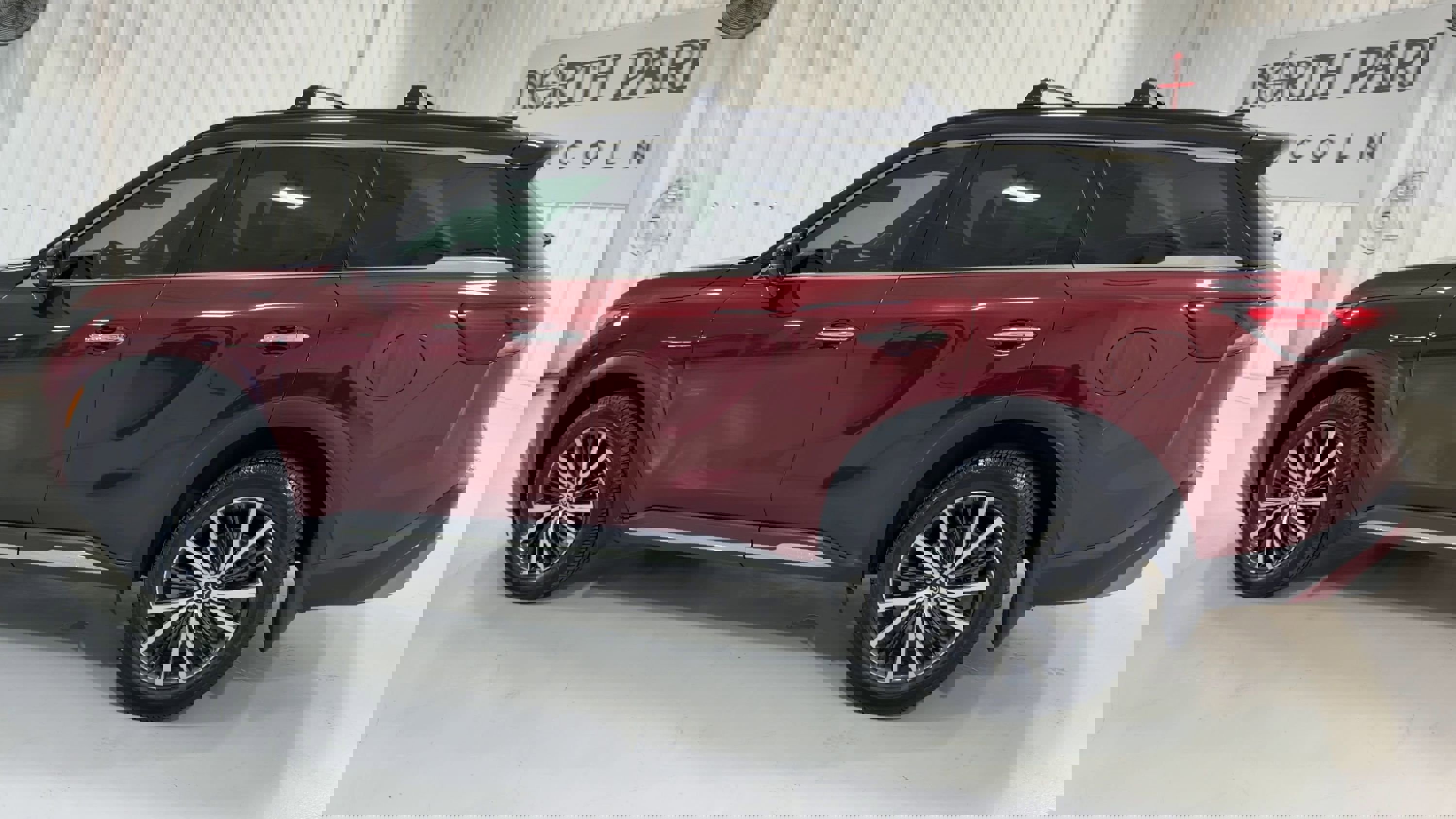 Used 2024 INFINITI QX60 Autograph w/ Cargo Package image 7