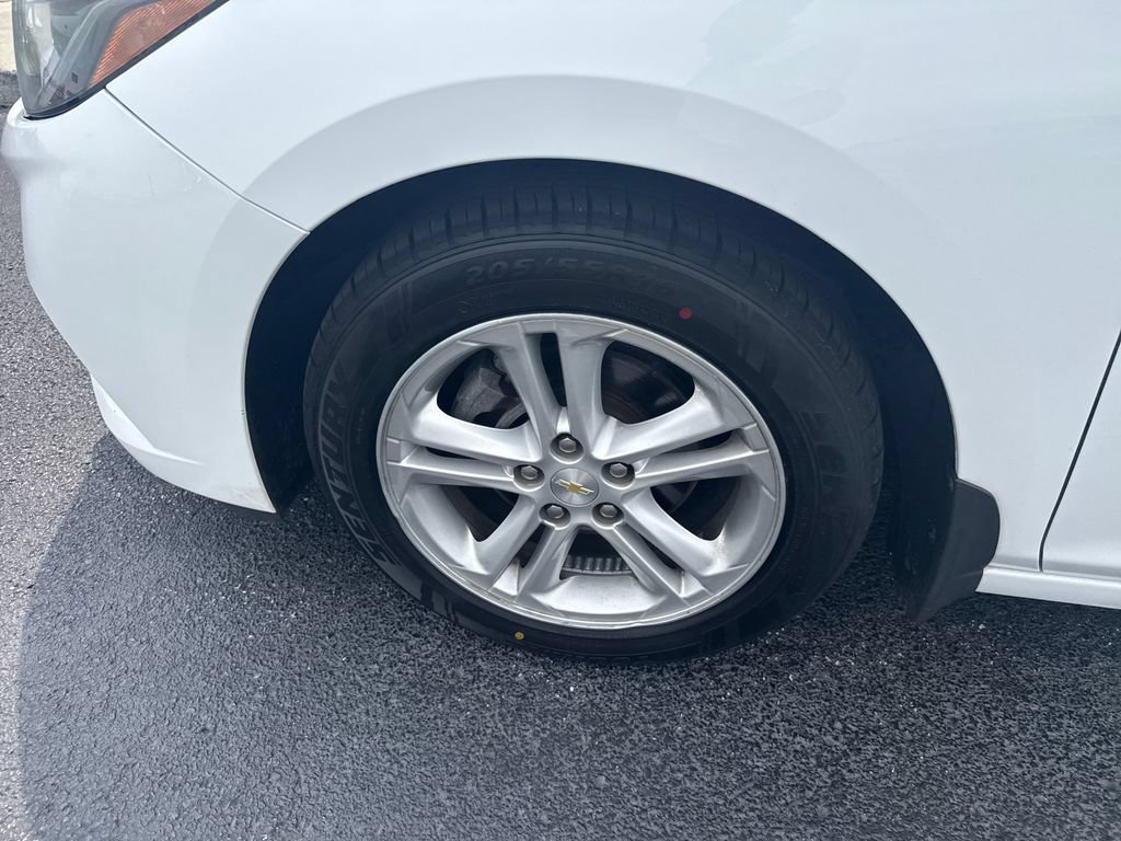 Used 2018 Chevrolet Cruze LT FWD image 37