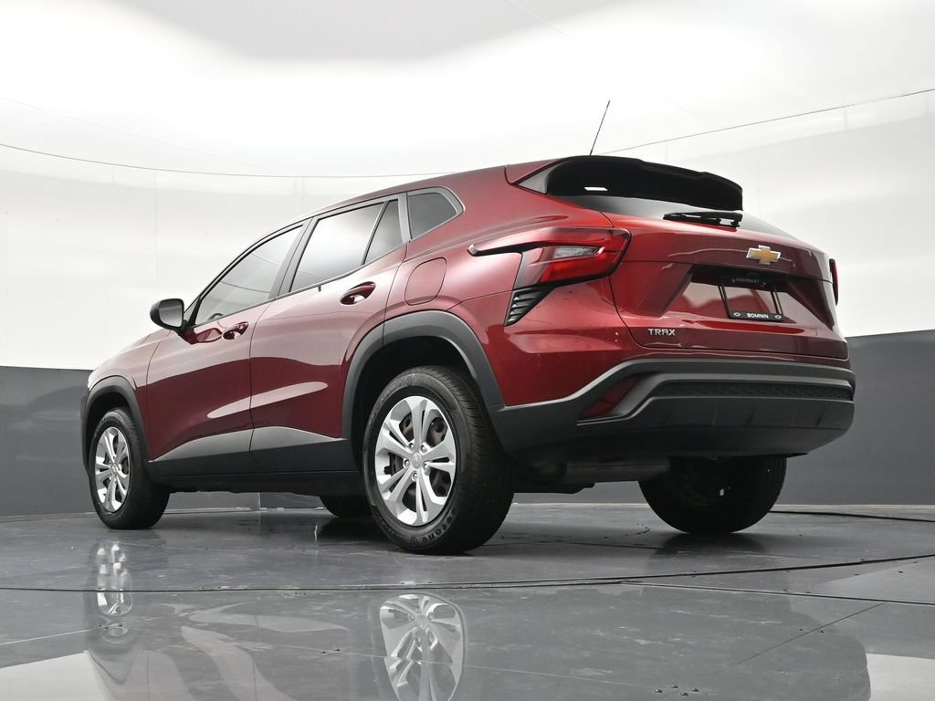 Used 2024 Chevrolet Trax LS FWD image 26