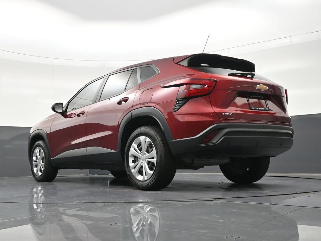 Used 2024 Chevrolet Trax LS FWD image 26