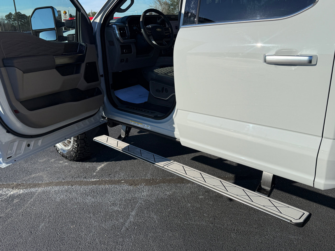 Used 2025 Ford F450 Platinum w/ Platinum Plus Package image 8