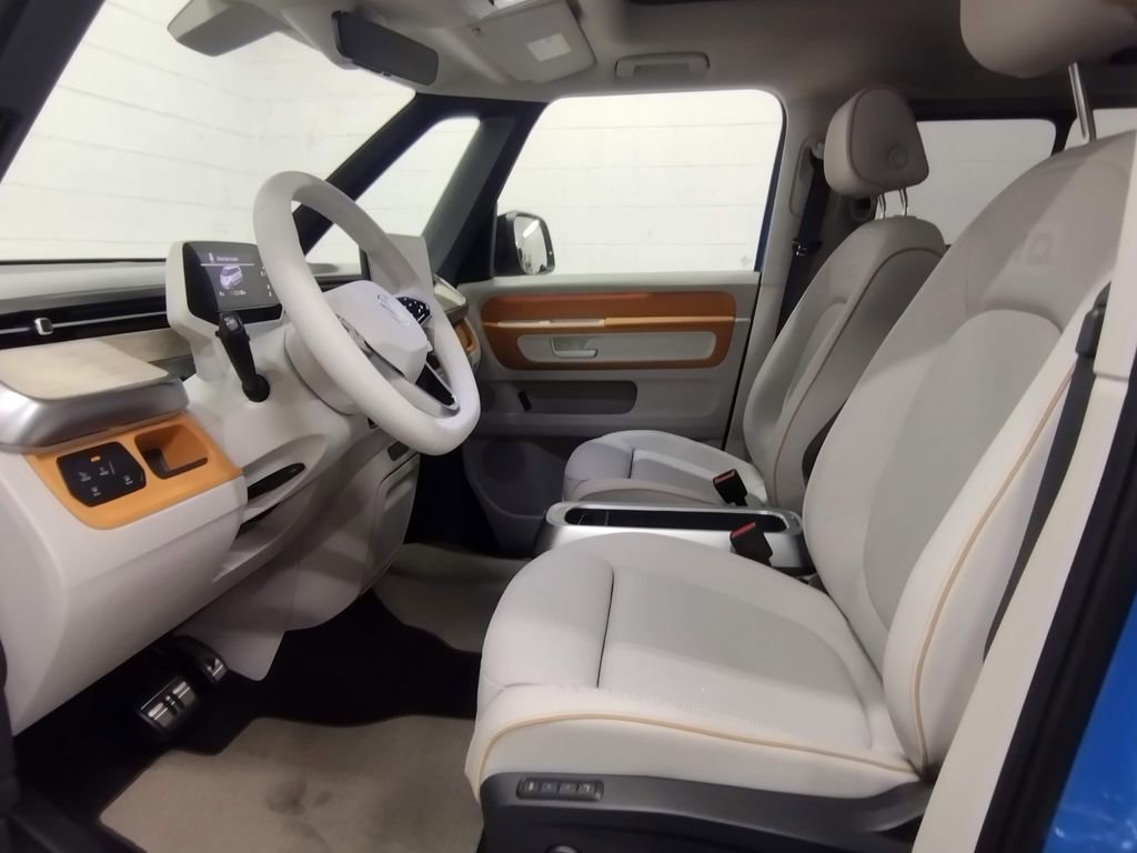 New 2025 Volkswagen ID. Buzz 1st Edition image 28