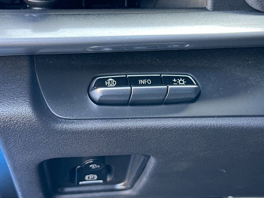 Used 2023 Chevrolet Corvette Stingray Preferred Cpe w/ Body-Color Dual Roof Package RWD image 10