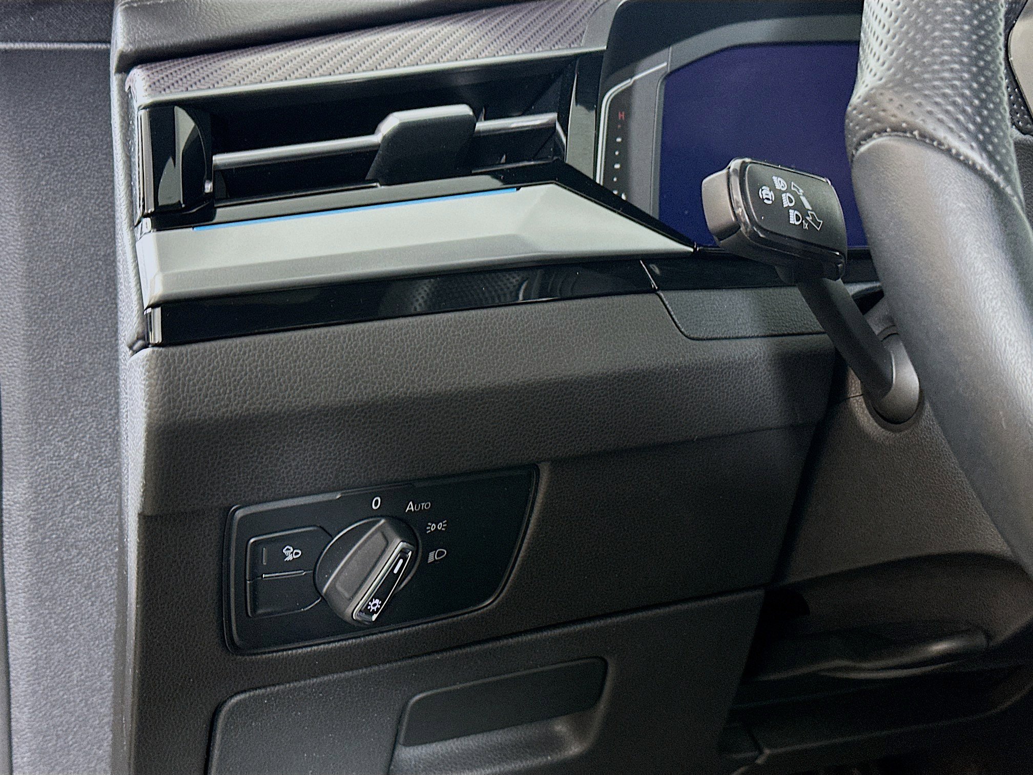 Used 2023 Volkswagen Arteon SEL Premium AWD/4WD image 10