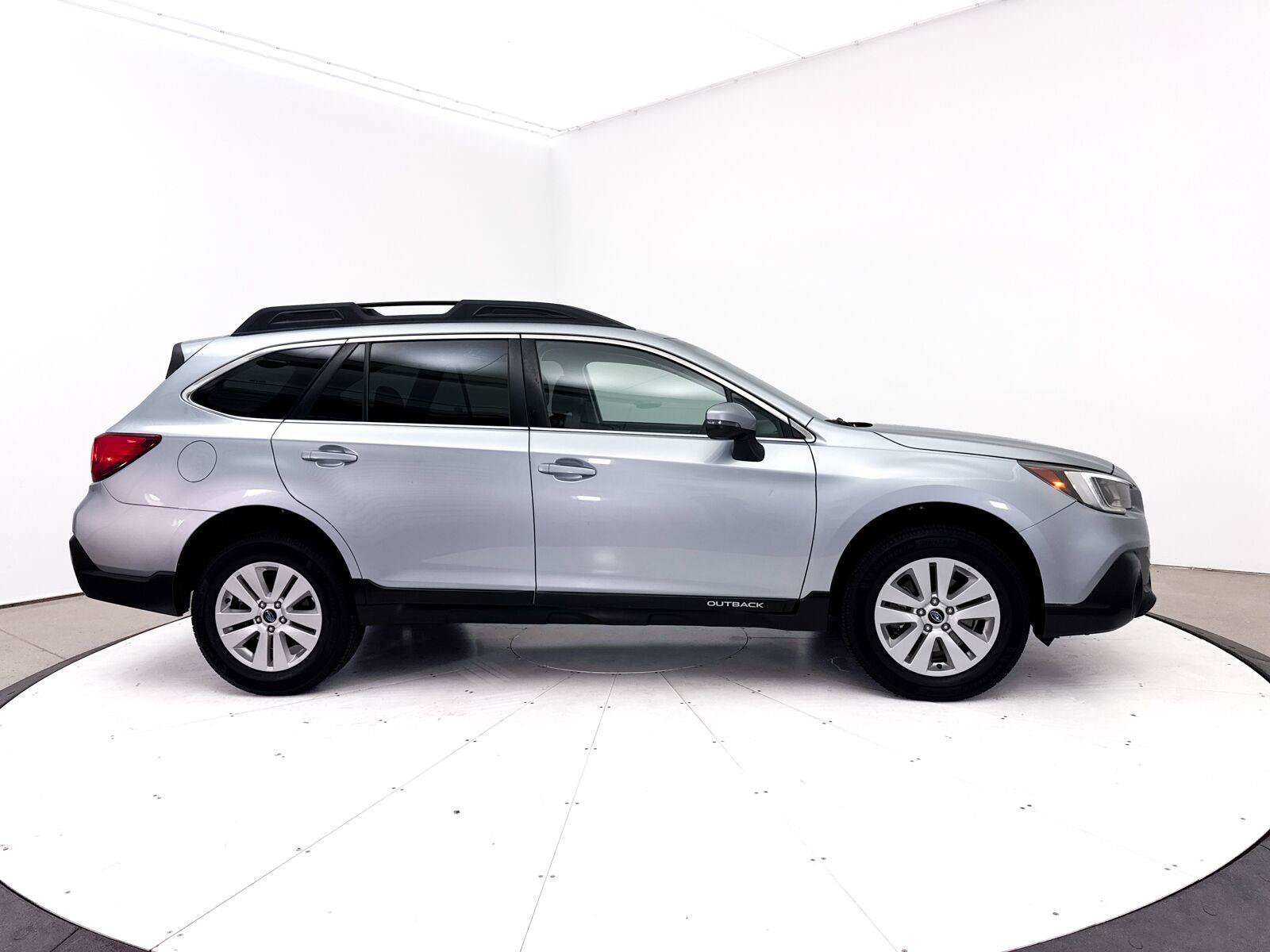 Used 2019 Subaru Outback 2.5i Premium AWD/4WD image 32