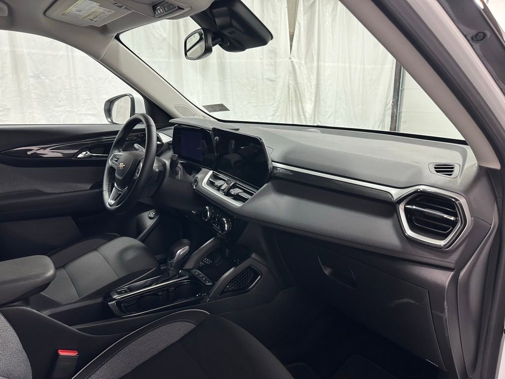 Used 2024 Chevrolet TrailBlazer LT w/ Convenience Package AWD/4WD image 60