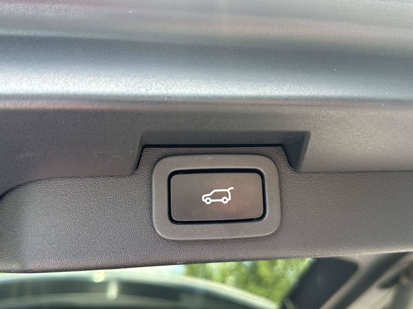 Certified 2019 Land Rover Discovery HSE AWD/4WD image 11
