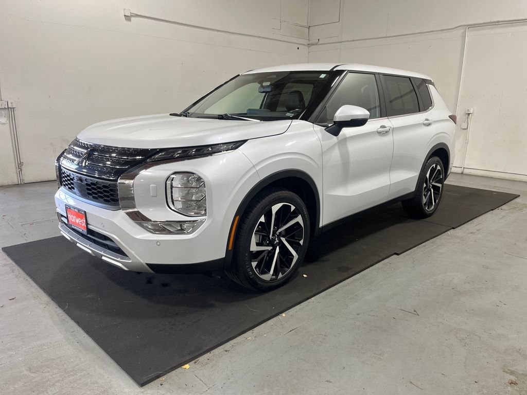 Used 2024 Mitsubishi Outlander SE image 31