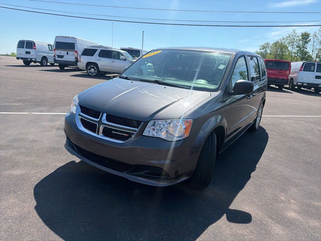 Used 2017 Dodge Grand Caravan SE FWD image 3