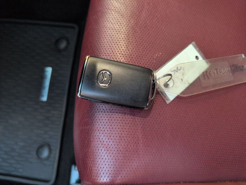 Used 2023 MAZDA MAZDA3 s image 29