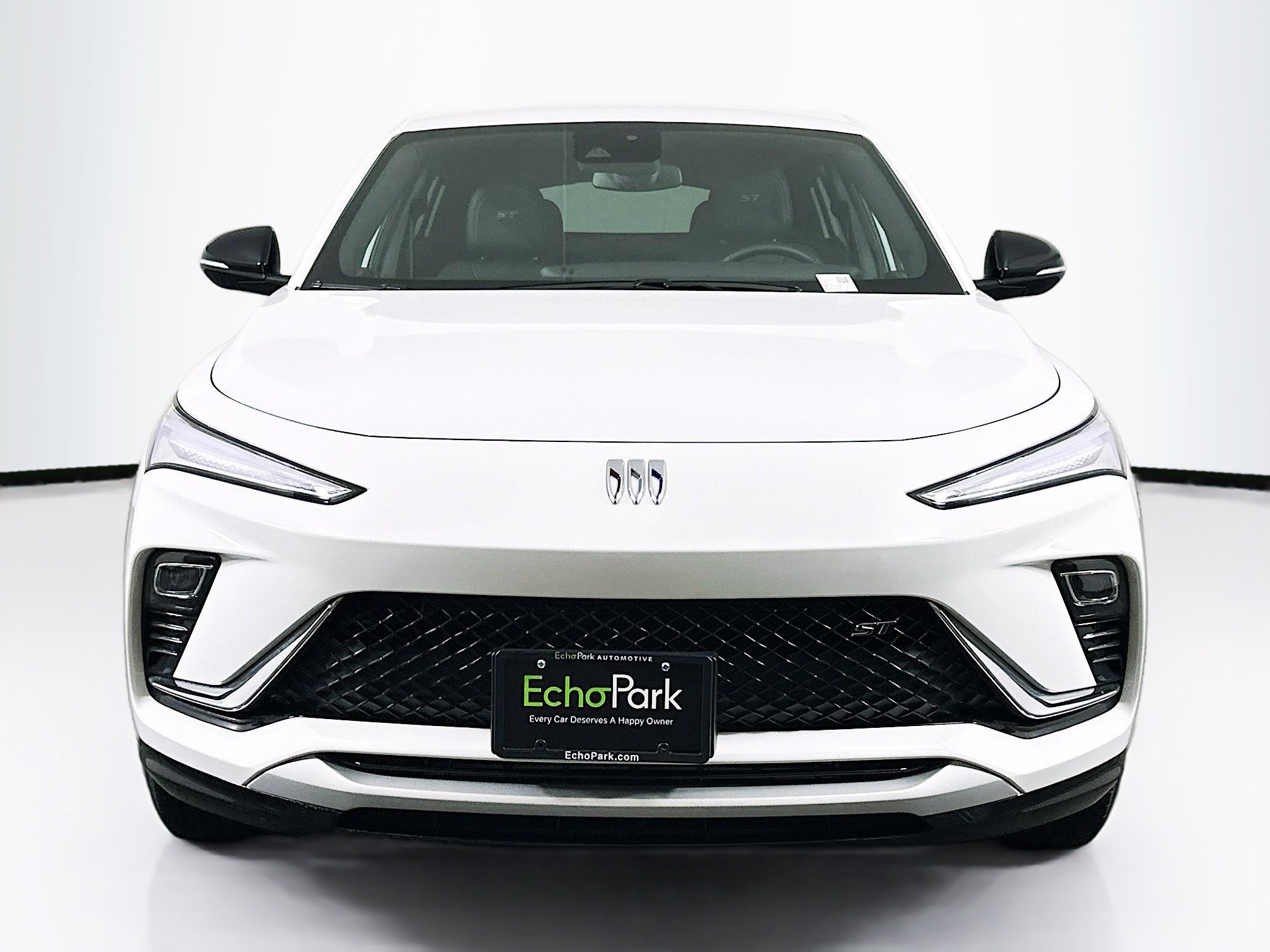 Used 2025 Buick Envista Sport Touring image 2