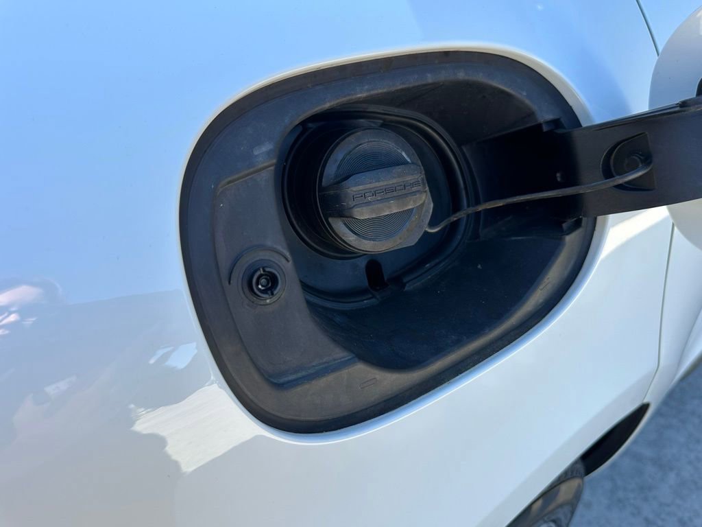 Certified 2023 Porsche Macan AWD/4WD image 41