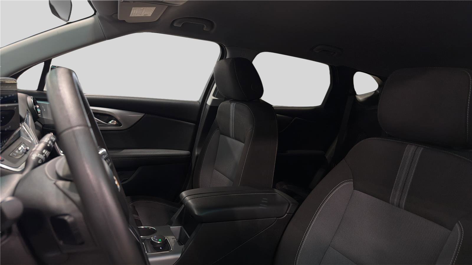 Used 2025 Chevrolet Blazer LT image 18