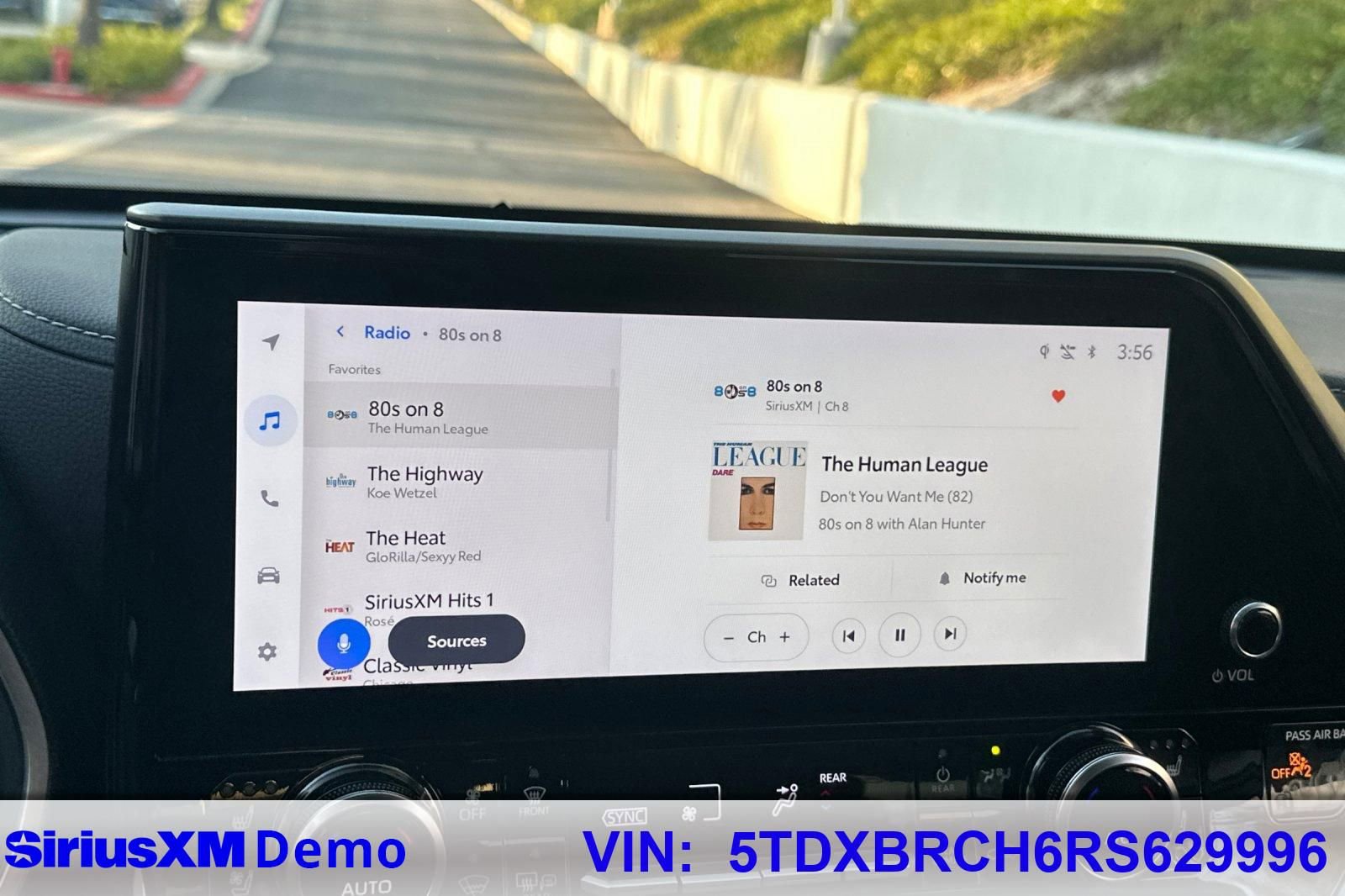 Used 2024 Toyota Highlander Limited image 37